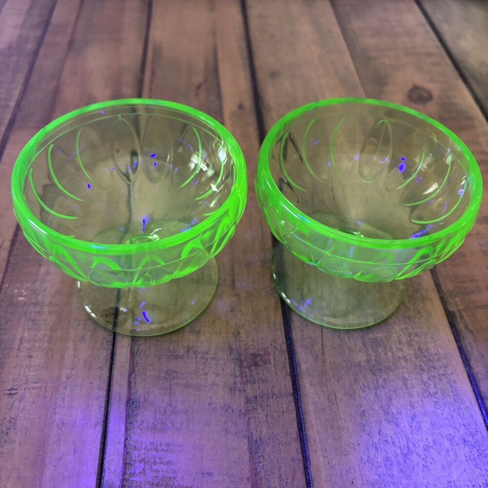 Vintage Uranium Glass Sherbet Dessert Cups Set Of 2 Green Depression